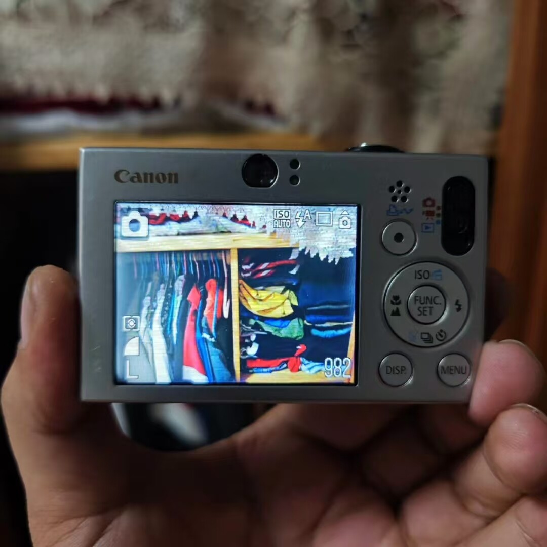 Canon IXUS 70/ SD1000 7.1MP 3X Optical CCD Vintage Digital Camera