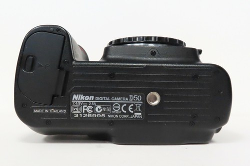Nikon D50 Body 6.1MP Black DSLR Camera for REPAIR /PARTS - Picture 6 of 12