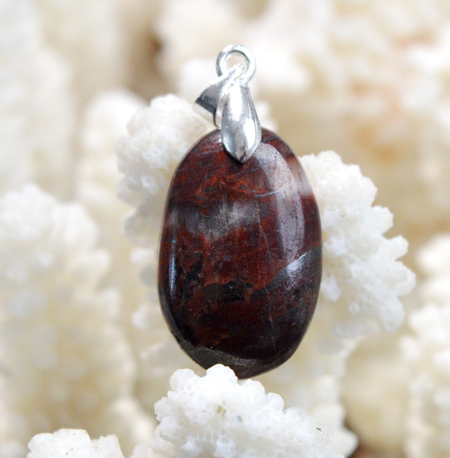 Pendentif en oeil de taureau véritable 23 cts collier cabochon en pierre naturelle brune