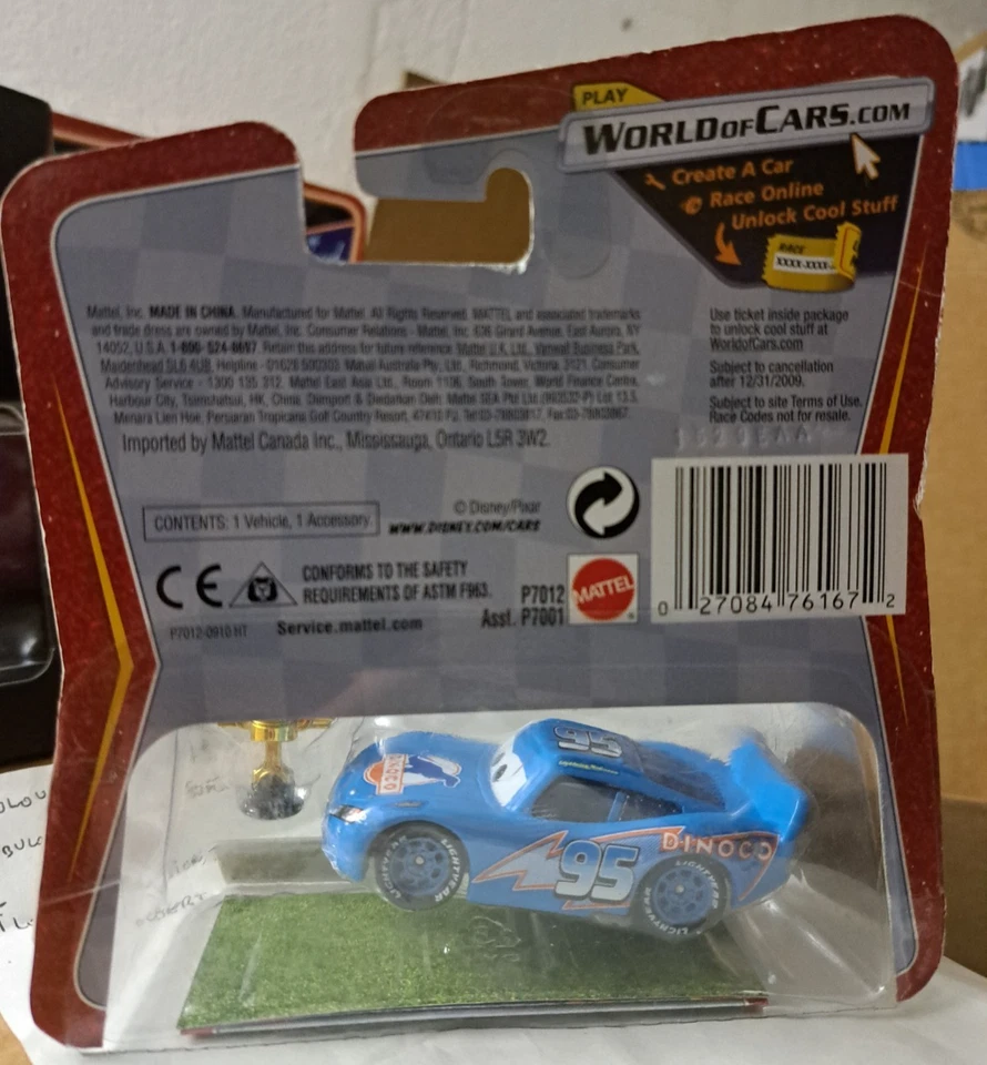 CARS - DINOCO MCQUEEN (SAETTA) with PISTON CUP CHASE - Mattel Disney Pixar - Immagine 2 di 2