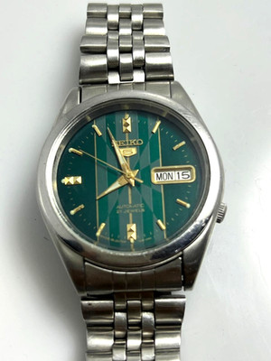 Vintage Seiko 5 7S26 automatic Day and Date Made in Japan