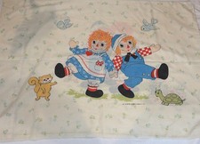 Vintage Raggedy Ann Andy Pillowcase Bobbs Merrill Co. Cotton Blue Floral Nursery