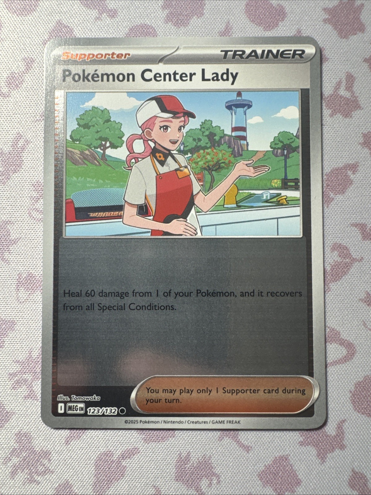 Pokémon Center Lady 123/132 Reverse Holo - Pokémon TCG Mega Evolution - NM