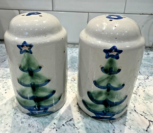 M A Pottery Hadley Christmas Tree Salt Pepper Set Excellent condition, 4.5" Tall