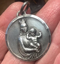 Antique religious medal 800 silver French thick detail of figures Virgin Christ