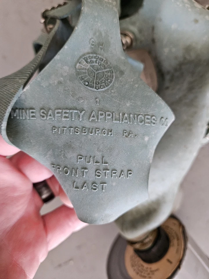 Smith & Wesson 美国海军陆战队眼泪防毒面具 1973 年 MSA Clearvue 带包 — 第 4/4 张图片