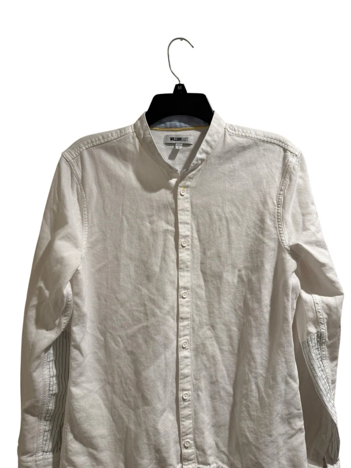 Camisa masculina branca William Rast manga longa com botões tamanho pequeno bom estado - Imagem 2 de 4