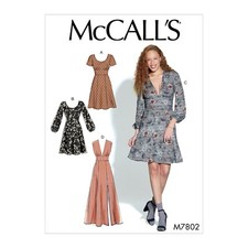 Bluse im Trachtenstil Abnäher zur Formgebung McCalls Schnittmuster M7900
