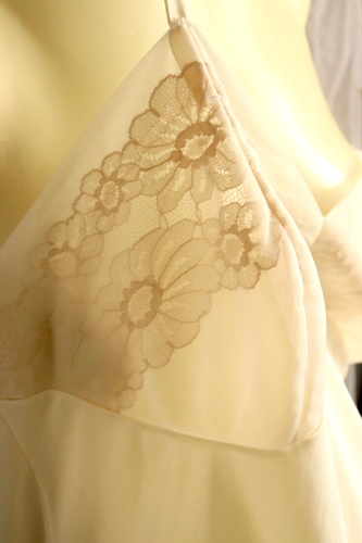 Vintage Vanity Fair Floral Lace Slip Size 42 XL - Picture 4 of 6