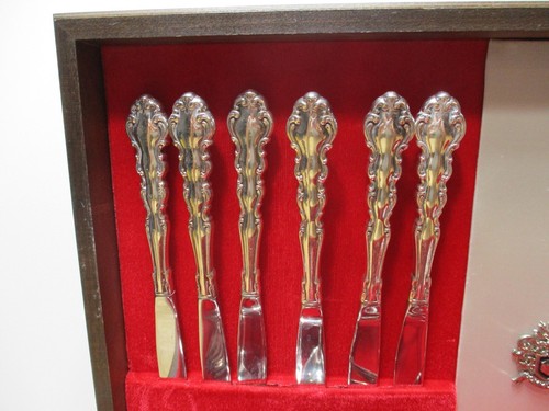 Lot d'argenterie communautaire Oneida orfèvrerie 70 pièces dont boite SilverPlate - Photo 2/11