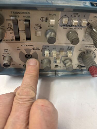 Tektronix T935A 35MHZ Oscilloscope dual trace Scope - Tested - Picture 7 of 17