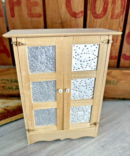 Puppenhaus Miniatur Torten Safe Holz mit Lochblech