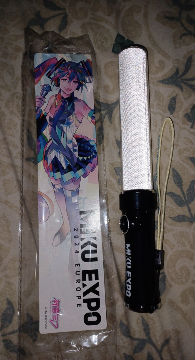 Hatsune MIKU EXPO Europe 2024 10th Anniversary Concert Penlight