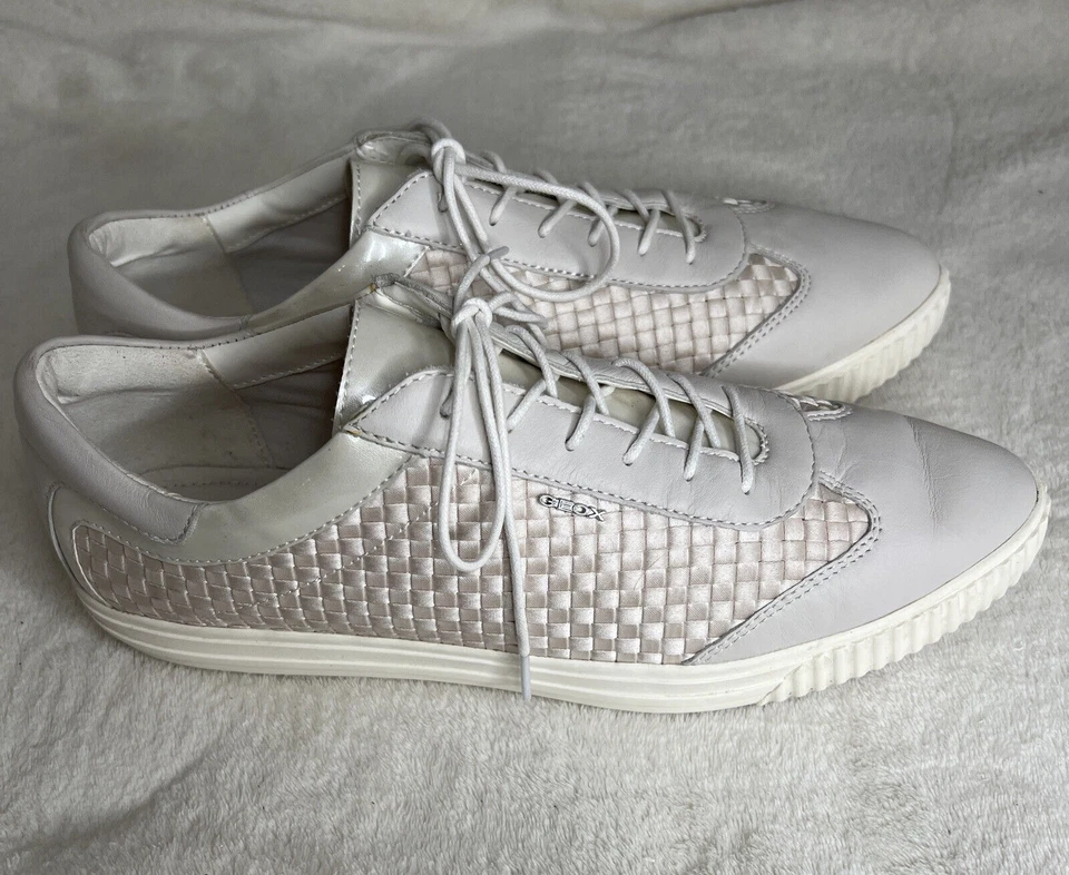 Tenis con cordones Geox Respira para mujer talla 10 de cuero blanco y beige y tejido Foto 2 de 4