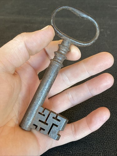 Fine Antique Key 18th Century Georgian Box Safe Strong Iron Steel Box Door 4.75”