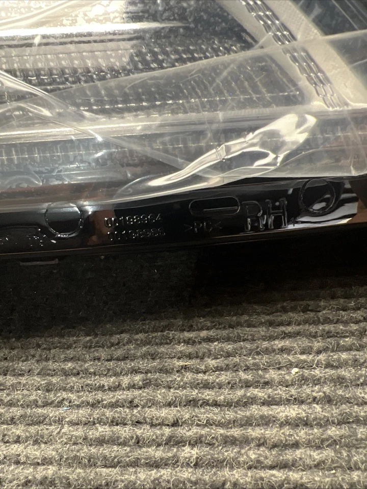 Оригинальный корпус фары Ford GD9Z-13008-W 2017-2020 Lincoln - Изображение 4 из 4