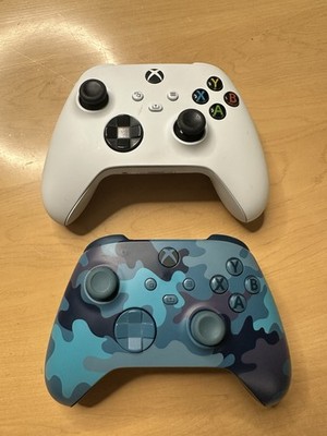Lot of 2 Microsoft Xbox Series X|S Wireless Controllers 1914 READ