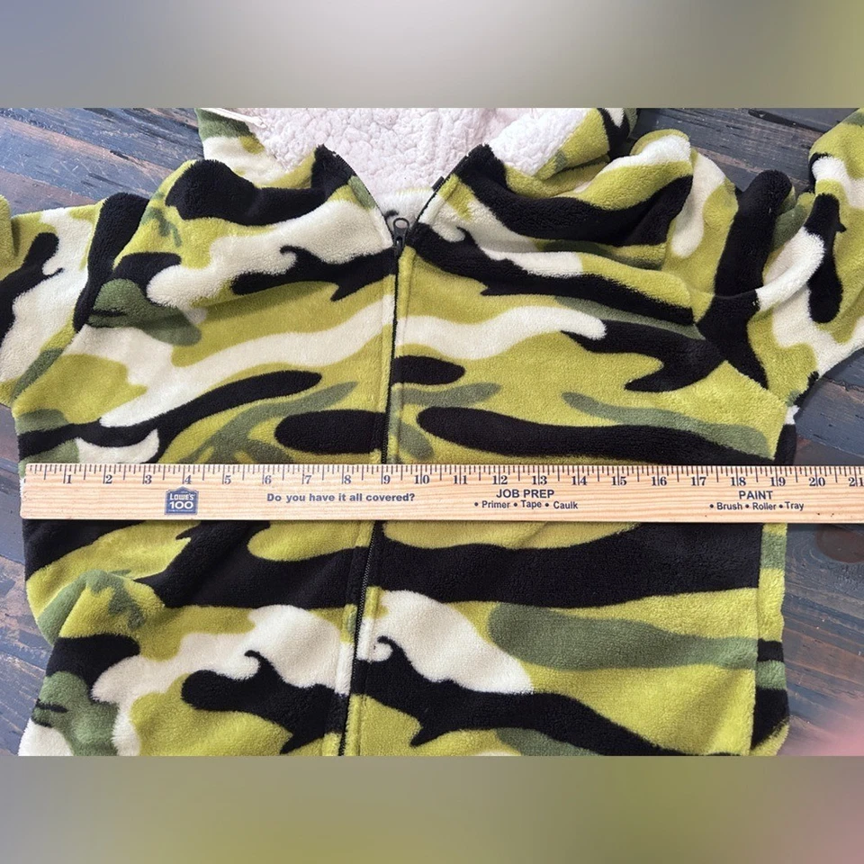 GRANDE Camuflaje Camuflaje Verde y Negro Con Capucha Adulto Oneze UNA PIEZA Foto 2 de 4