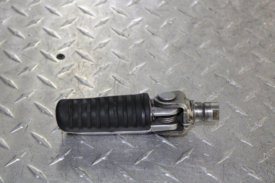 2000 KAWASAKI ZRX1100 FRONT FOOTPEG SET 34028-1429 34028-1428 34003-1327  - Image 2 of 4