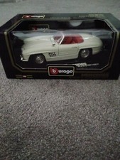 Burago 1:18 Diecast 1957 Mercedes Benz 300SL Roadster Diamonds Edition