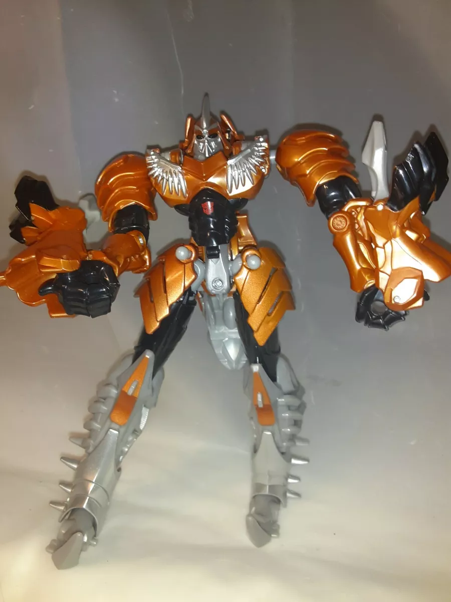 Hasbro sales sa tomy