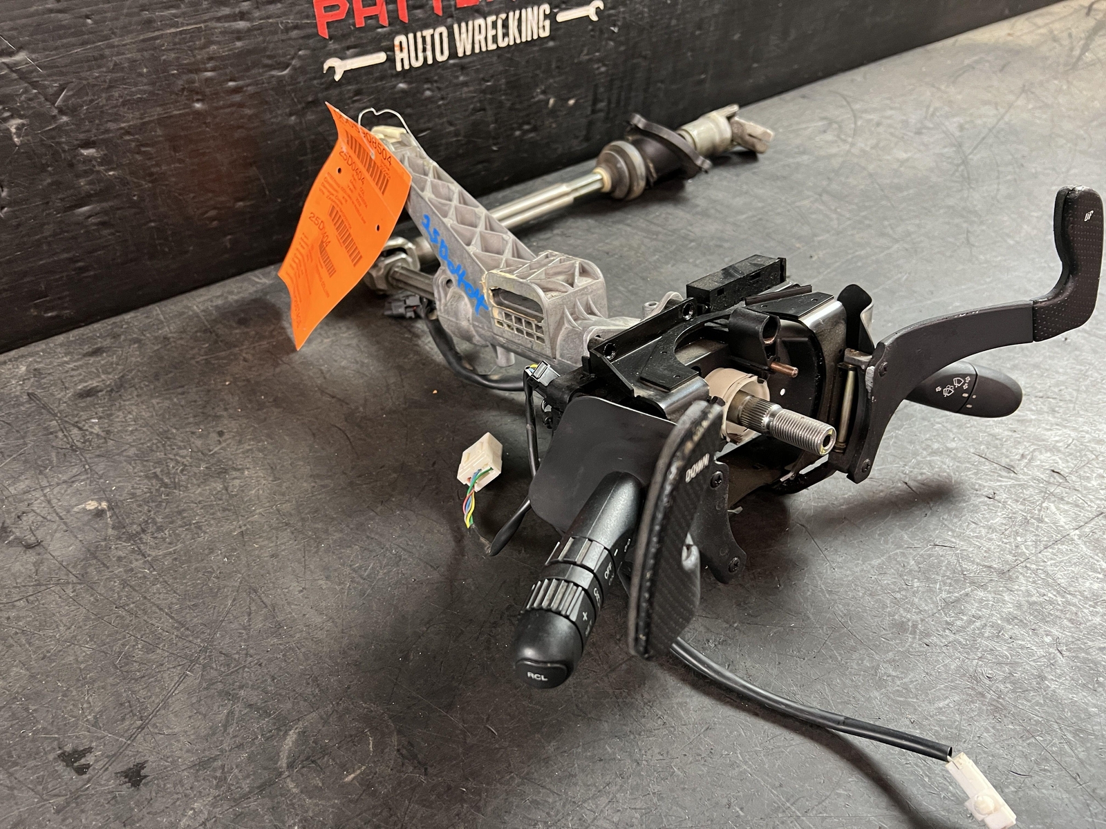 02-06 MASERATI SPYDER STEERING COLUMN W/ PADDLE SHIFTERS & KEY