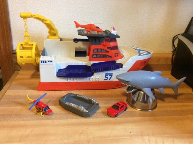 matchbox shark track