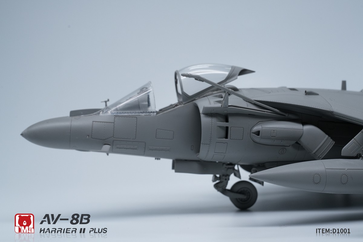 UMa Model 1/48 US D1001 AV-8B Harrier II Plus Attack