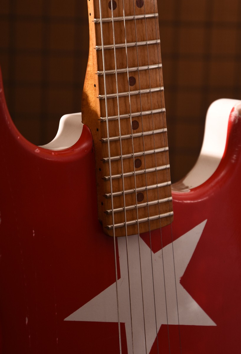 AXN Guitars Star Graphic on Red | eBay