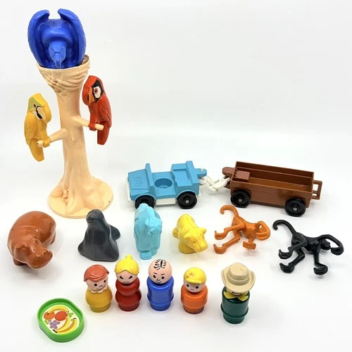 Vintage Fisher Price Zoo #916 Accessories Replacement Lot Animals, 4 People