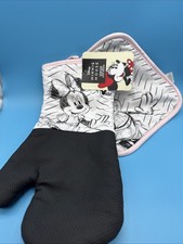 NEW SET OF 2- Disney Minnie Mouse Kitchen Oversized Oven Mitt, Pot Holder
