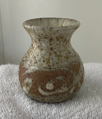 Vtg Studio Art Pottery SIGNED Hand Thrown Gray Brown Stoneware Vase 2 1/2''