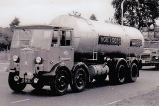 B/W PHOTO: MORTLOCKS DAIRIES ALBION 8 WHEEL MILK TANKER EHM 15