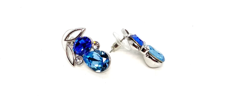 Brincos de cristal Swarovski Elements folheados a ouro branco 18K com parafuso prisioneiro azul - Imagem 3 de 4