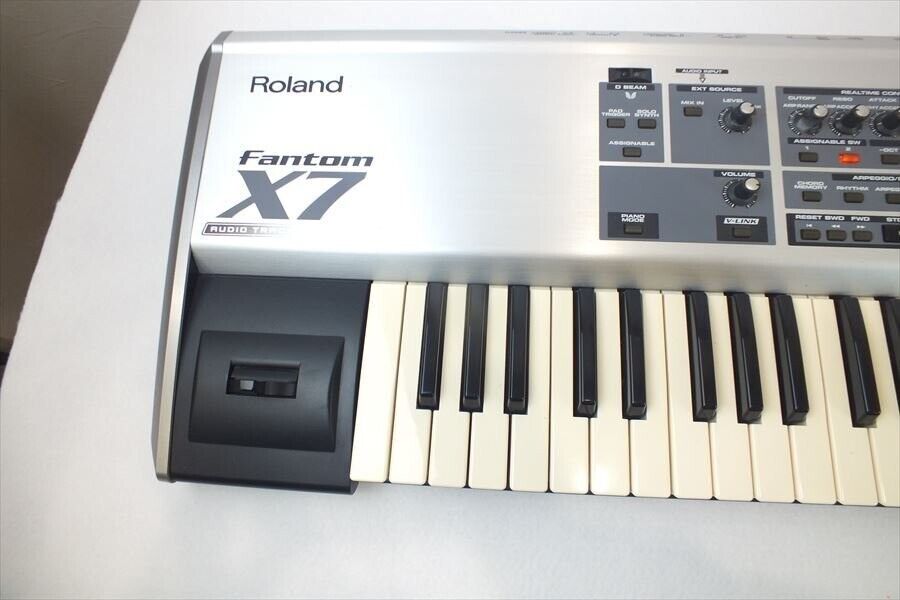 Roland Fantom-X7 76-Keys Digital Keyboard Synthesizer Music Roland Fantom-X7 76-Keys Digital Keyboard Synthesizer Music