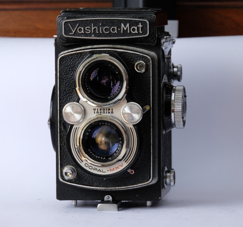 Yashica Mat 6x6 TLR 120mm TLR Film Camera W/ Yashinon 80mm