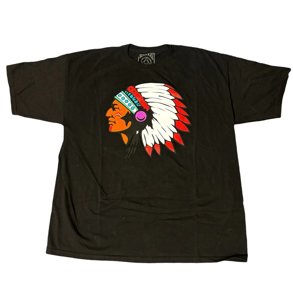 Camiseta Escala Negra XL Camiseta Negra Vestido Cabeza Pluma Manga Corta Foto 2 de 4