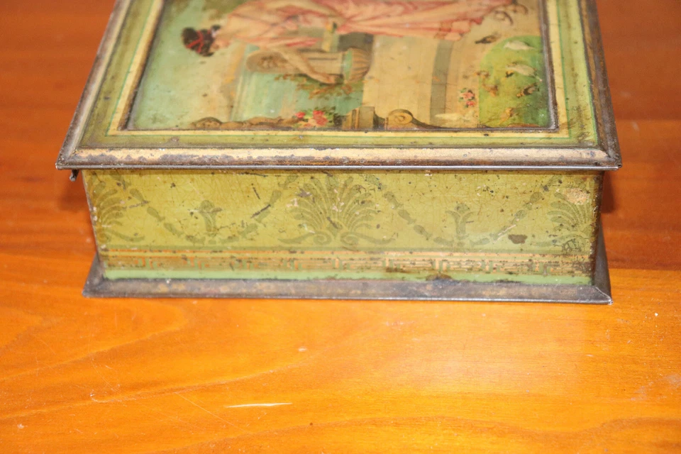 Ancienne boite Dijon biscuits Pernot - femme qui donne angé aux poules - Photo 3/4