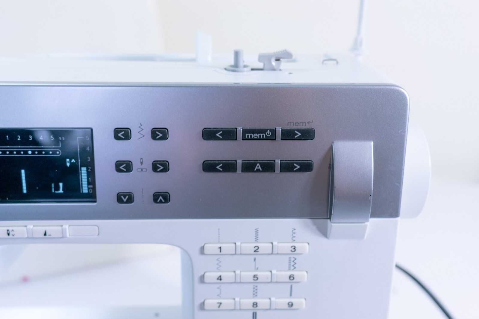 Bernina B330 Sewing Machine Foot Pedal 1 Foot Carrying case