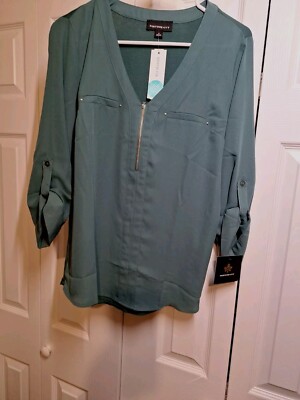 Fortune + Ivy Womens Sz Medium Green 1/4 Zip, Siver Studs 3/4 Roll Tab Sleeves