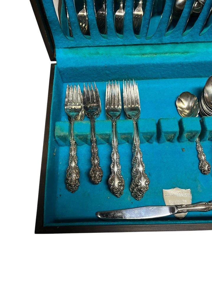 Vintage Oneida Community Modern Baroque Silverplate Flatware 65 Pieces With Case - Image 2 of 4