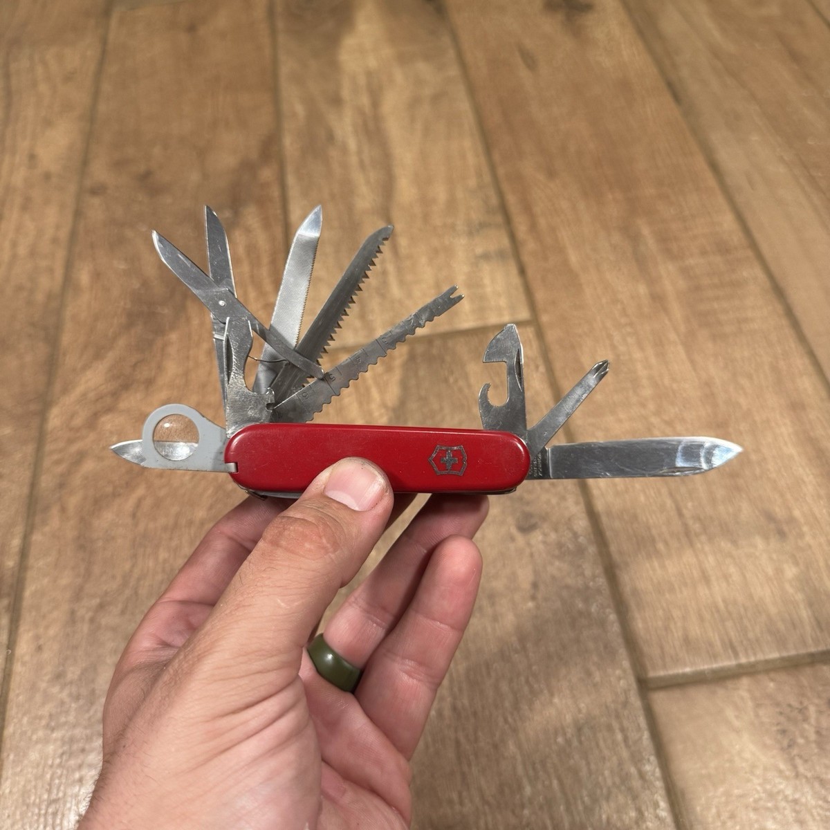 Walter J. Phillips　ウォルター・J・フィリップス Victorinox 91MM Champion 