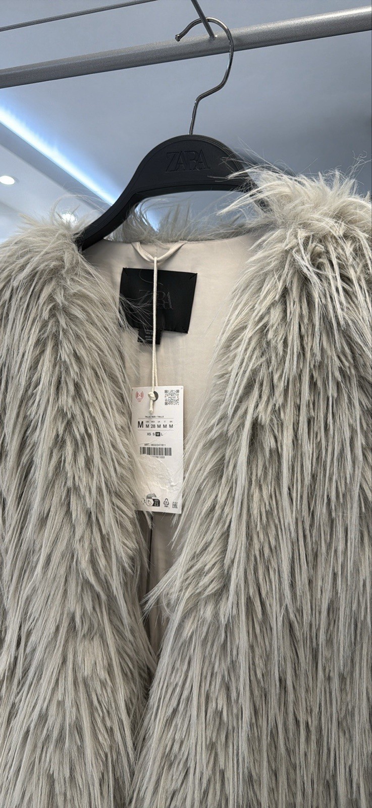 ZARA WOMAN COLLECTION FAUX FUR COAT Jacket Light Gray , XS  thumbnail 4