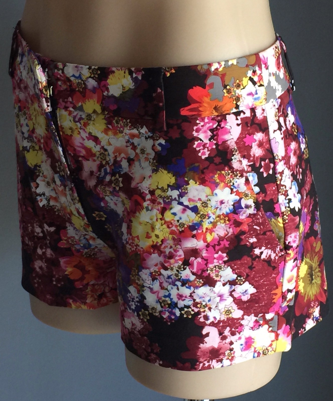 SPORTSGIRL Shorts Bright MultiColoured Floral Print Loud Ladies Size 10