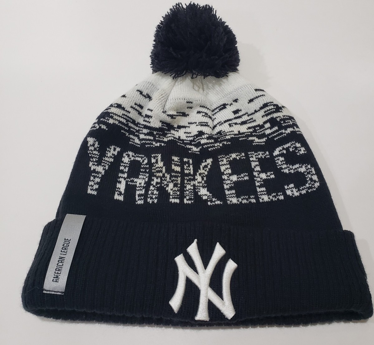 Official MLB New Era New York Yankees Knit Winter Hat Black/White