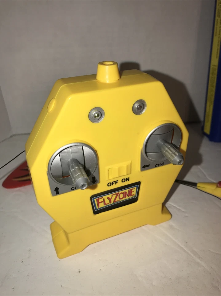 FLY-ZONE MICRO ULTRIX RC AIRPLANE Parts 15.75" wing span 27MHz Doesn't Fly - Image 3 of 4