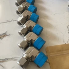 Lot of 10 Swagelok SS-810-2-12 Connector, 1/2" Tube, 3/4" MNPT, SS-316