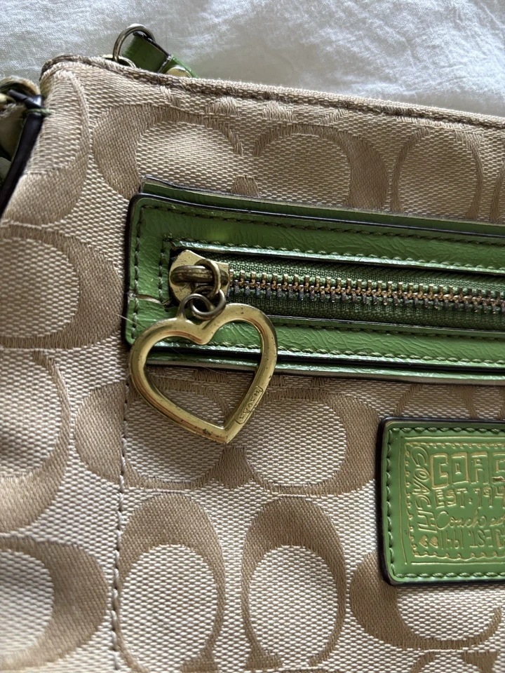 Bolso Bandolera Coach Kids Amapola en Caqui y Verde A03 Foto 2 de 4