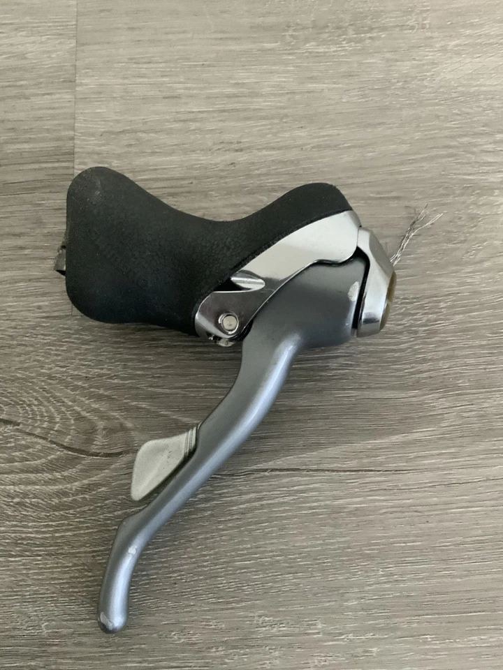 SHIMANO 600 ULTEGRA BRAKE / SHIFTER RIGHT SHIFTER 6400 8 SPEED FOR PARTS - Image 2 of 4