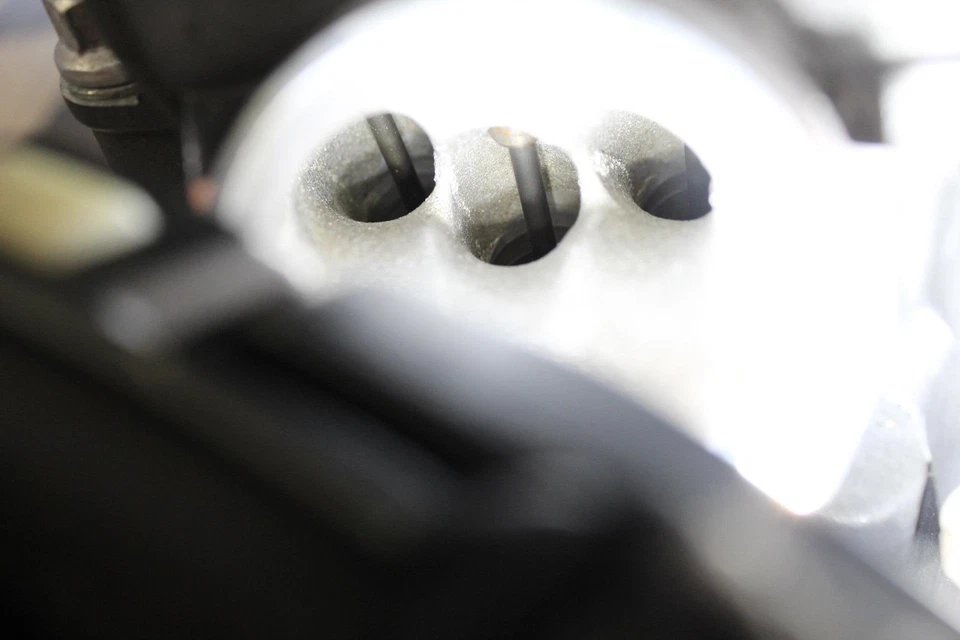 2006 Yamaha YZF R1 ENGINE MOTOR - Image 4 of 4